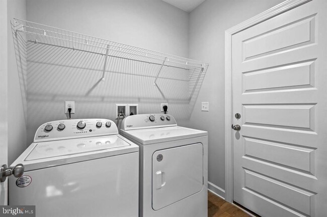 Building Photo - 137 Coastal Dr