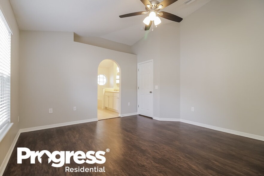 Building Photo - 12503 Woodbury Cove Dr
