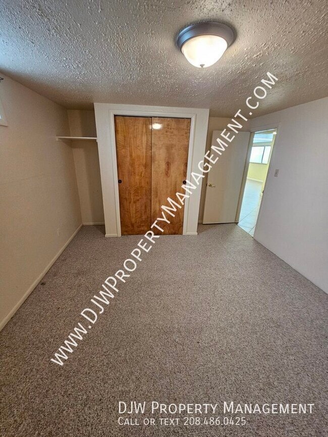 Building Photo - 7196 Edna Ln