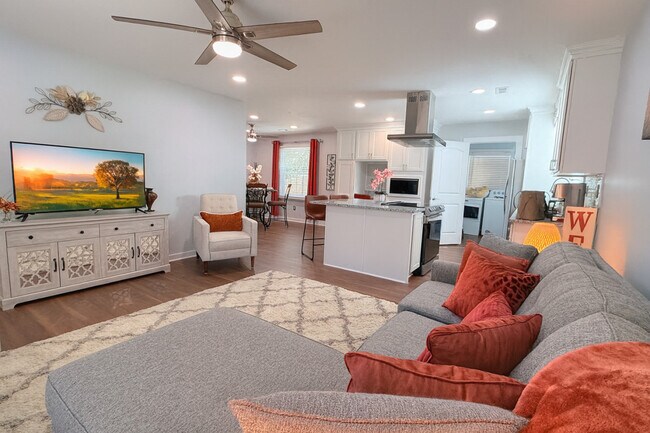 Building Photo - 445 Short Hills Dr