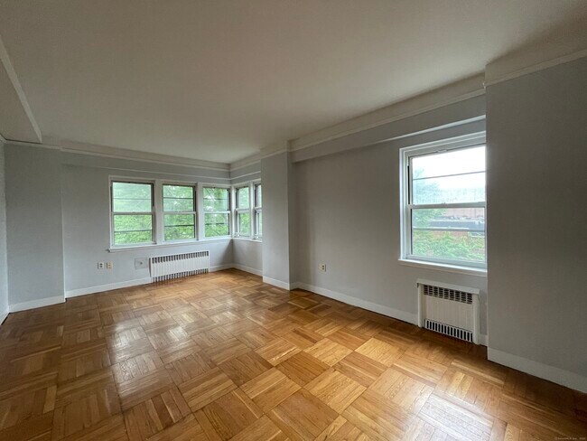 Building Photo - 230 Farmington Ave