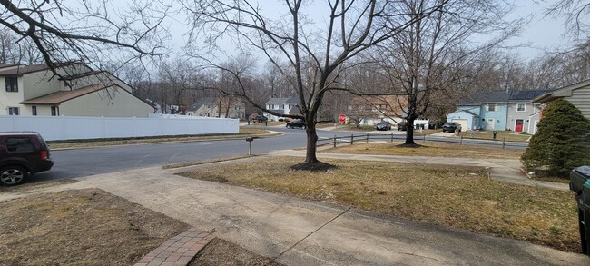 Building Photo - Spacious 3 Bedroom 2.5 Bath Townhome for RENT