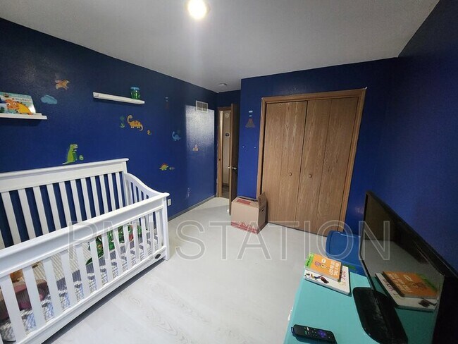 Building Photo - 931 E Wildcat Run St