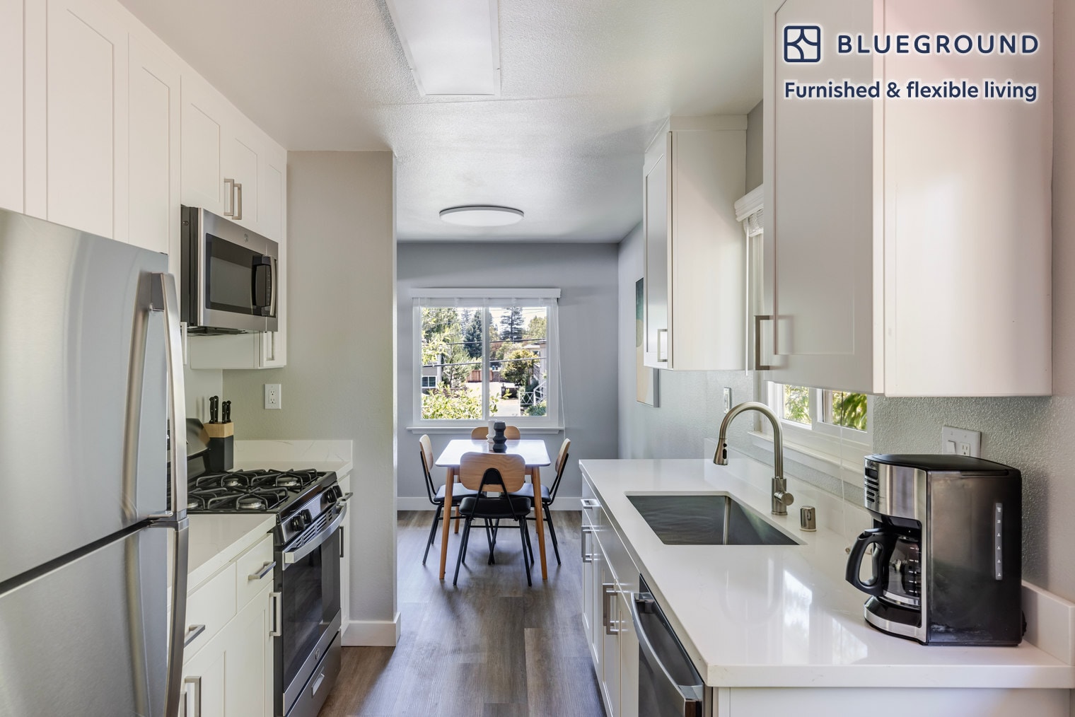 Building Photo - 838 Roble Ave