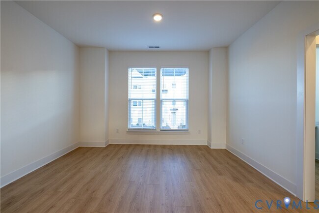 Building Photo - 15309 Sunray Aly