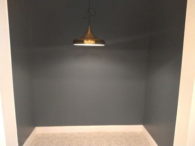 Building Photo - 587 S Ogden Ave