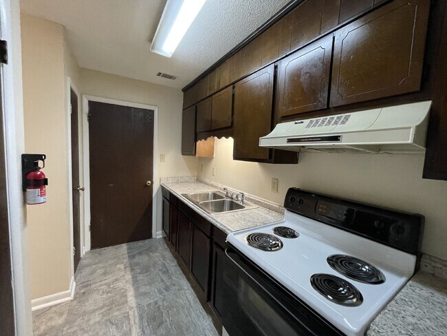 Building Photo - Apartment for Rent