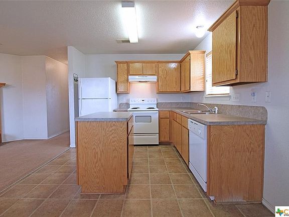 Building Photo - 3901 Captain Dr