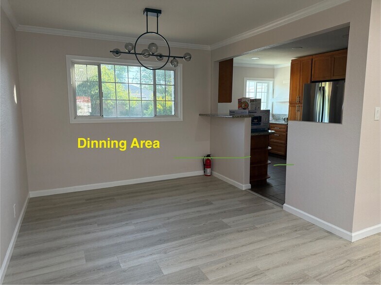 Building Photo - 5021 J Pky