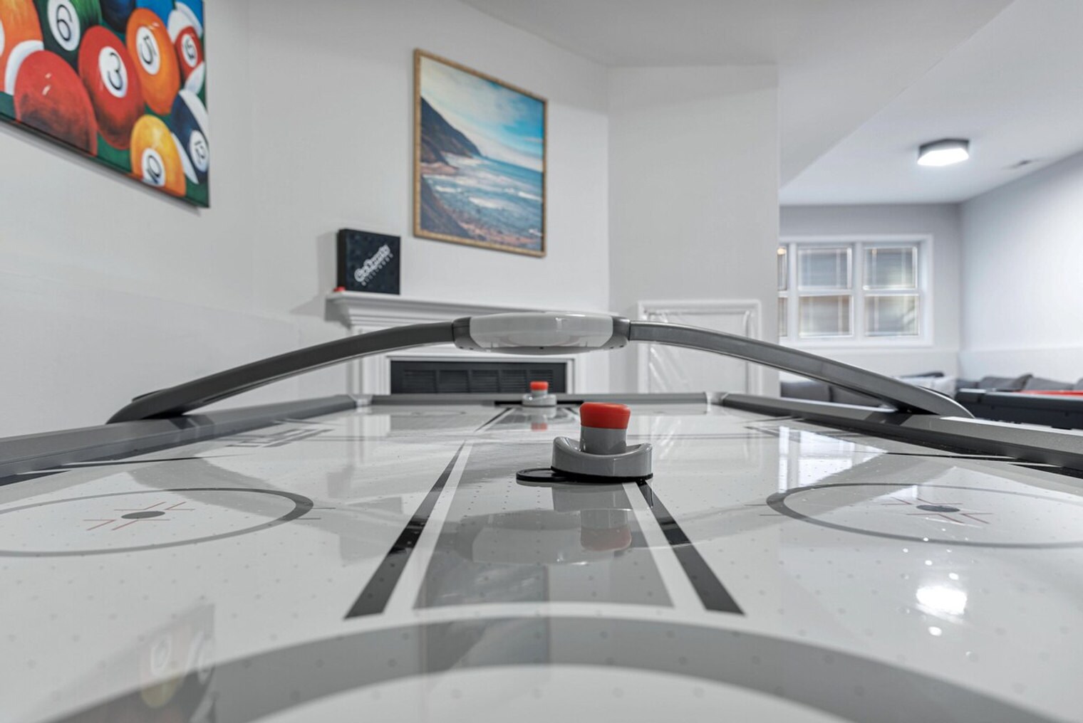 Building Photo - 1044 N California Ave