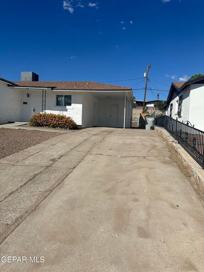 Building Photo - 5119 Garry Owen Rd