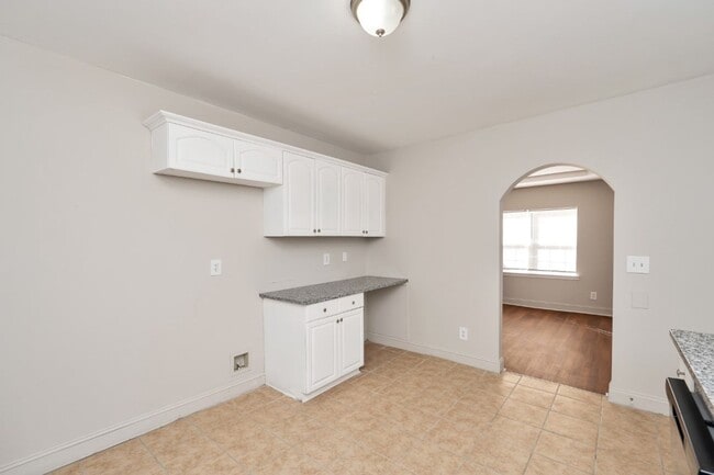 Building Photo - Beautifully Renovated 3BR/2BA home on King St!