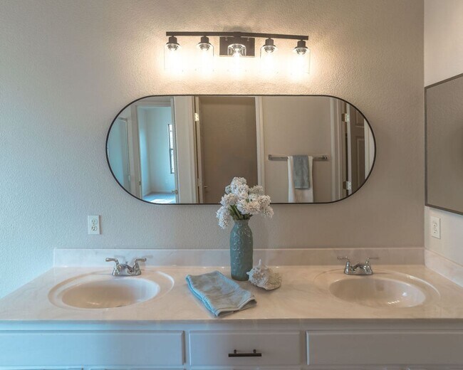 Building Photo - Elegant, Exclusive & Exquisite in this dre...