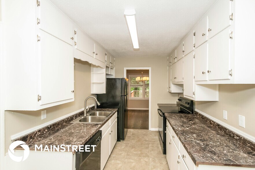Building Photo - 204 14th Ct NW