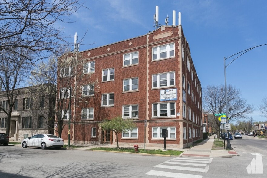 Building Photo - 1604 W Berwyn Ave