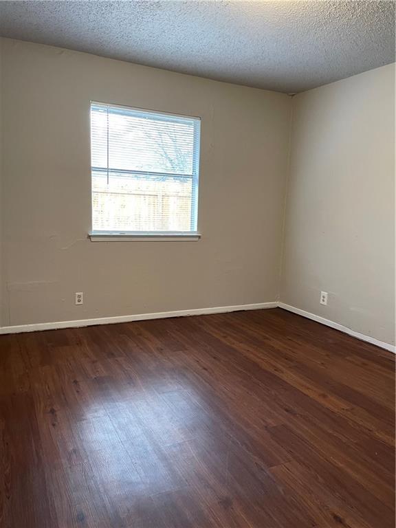 Building Photo - 2213 E Stassney Ln