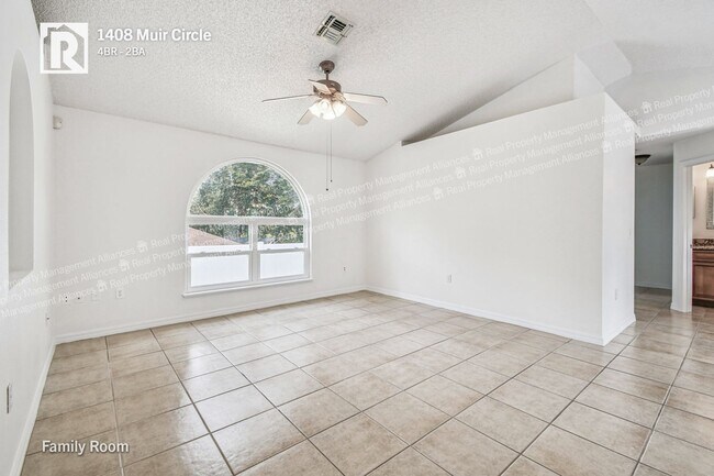 Building Photo - Charming 4-Bedroom Ranch with a Spacious L...