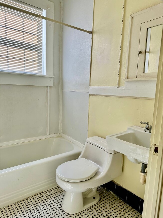 Building Photo - Rockmart Rental