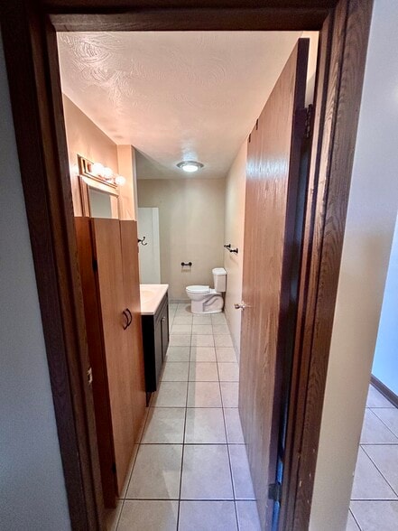 Bath - 8962 Porter Rd
