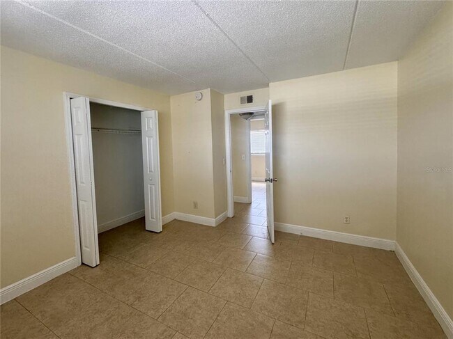 Building Photo - 1400 Eudora Rd