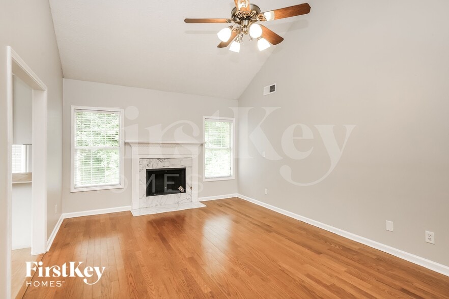 Building Photo - 1480 Royale Castle Dr
