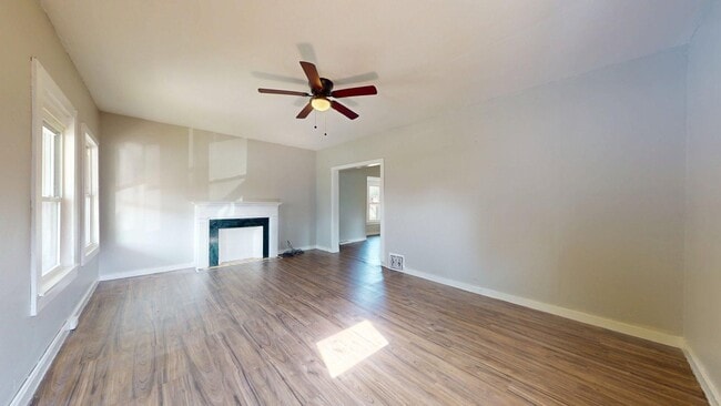 Building Photo - Denison/W.73rd neighborhood - updated 3 be...