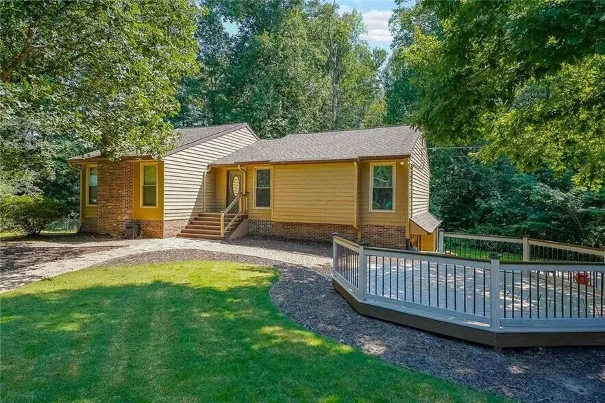 Building Photo - Room in Single Family Home on Azalea Dr