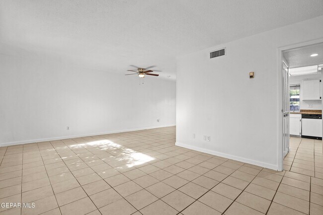 Building Photo - 244 Paso Noble Dr