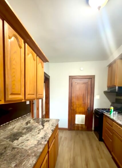 Kitchen - 8010 S Marshfield Ave