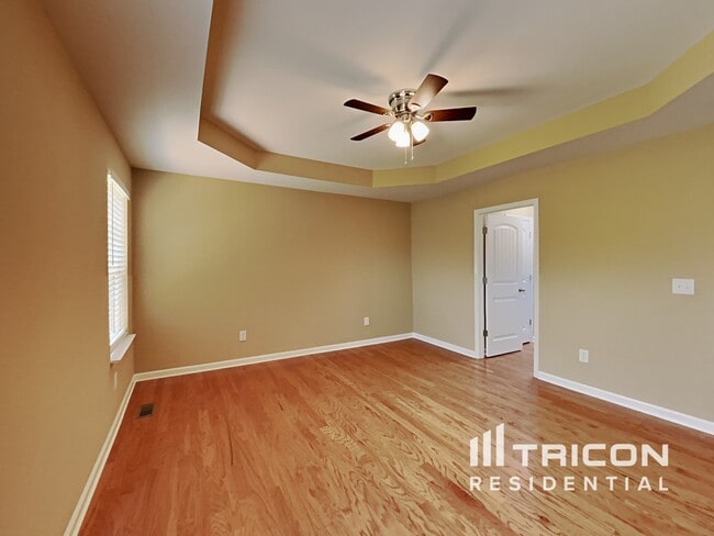 Building Photo - 127 Diane Lp