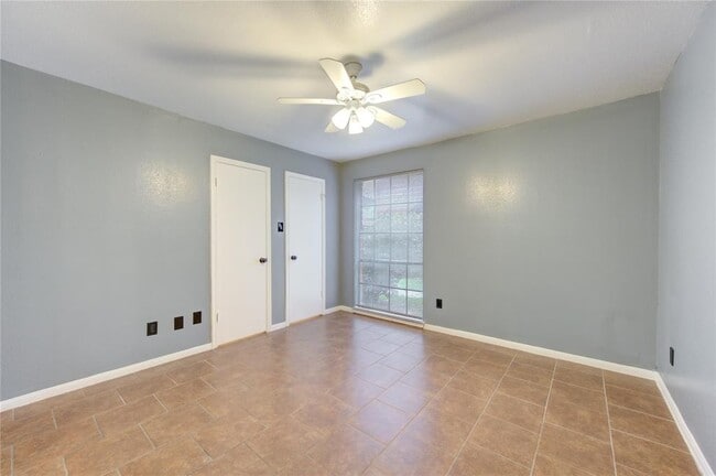 Building Photo - 12500 Sandpiper Dr