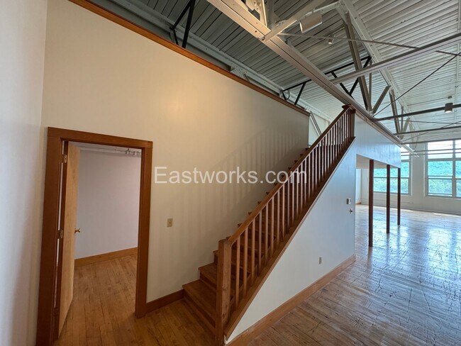 Building Photo - Eastworks: Light-filled studio with views ...