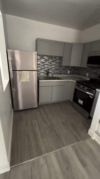 Building Photo - 415 S 10th St