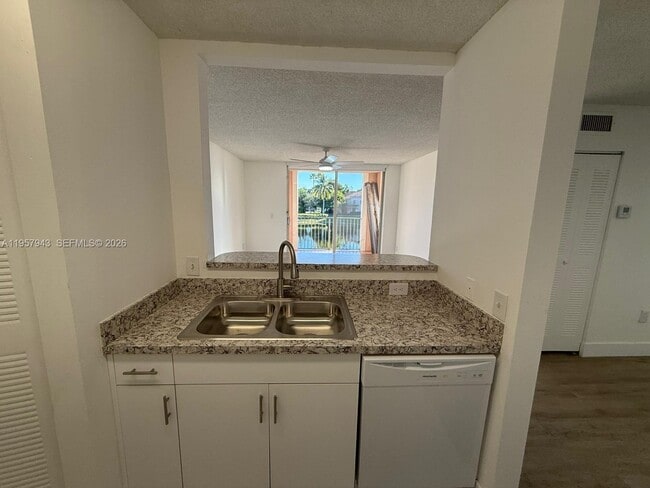 Building Photo - 12166 St.Andrews Pl