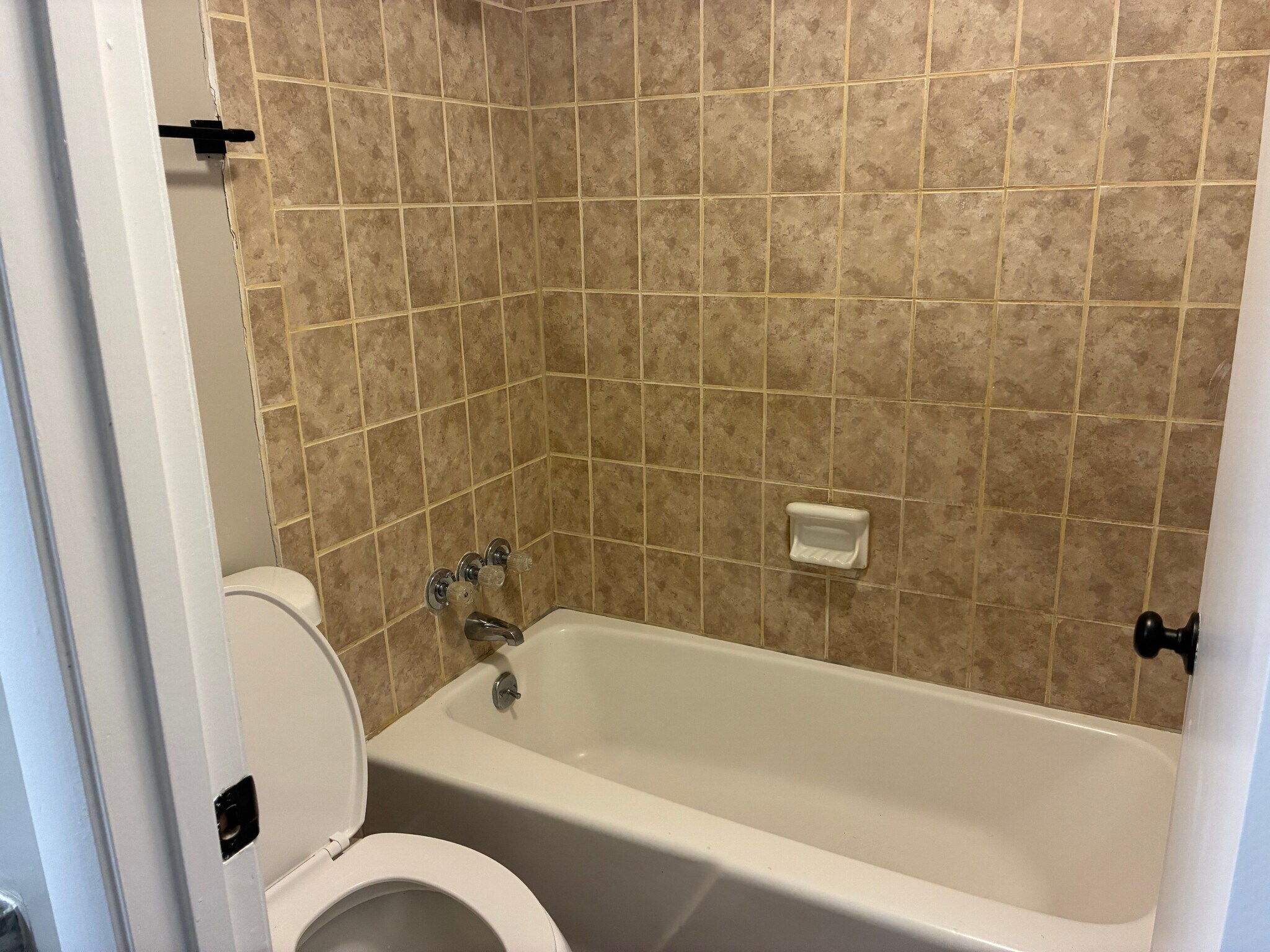 Building Photo - Room in Townhome on Terrace Trail