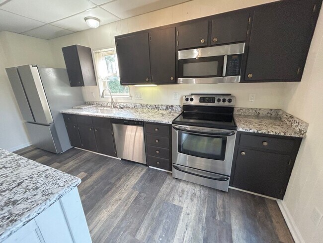 Building Photo - 3089 Pandapas Pond Rd