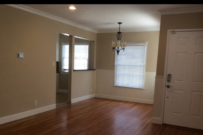 Building Photo - 6644 Forbes Ave