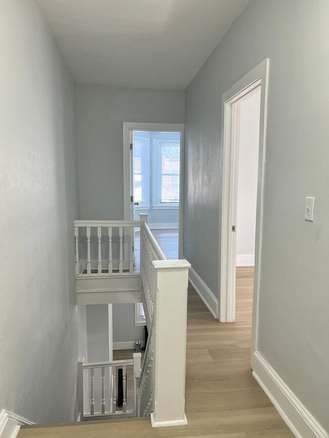 Building Photo - Gorgeous 4b/1.5b Home! Section 8 only!