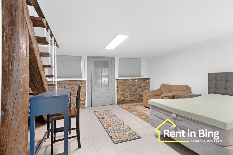 Building Photo - 38 Seminary Ave