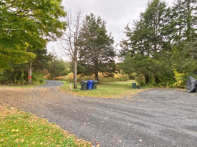 Building Photo - 127 Station Rd