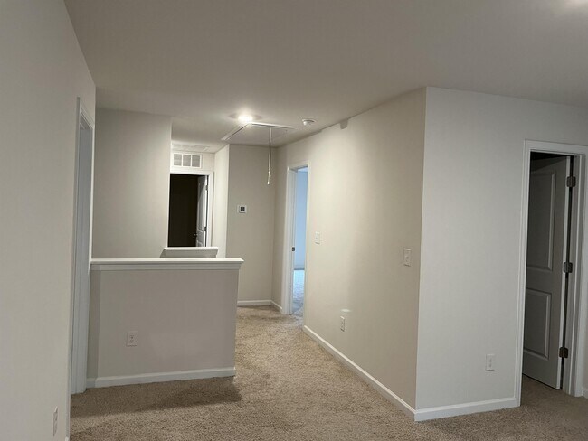 Building Photo - 118 Marathon Ln
