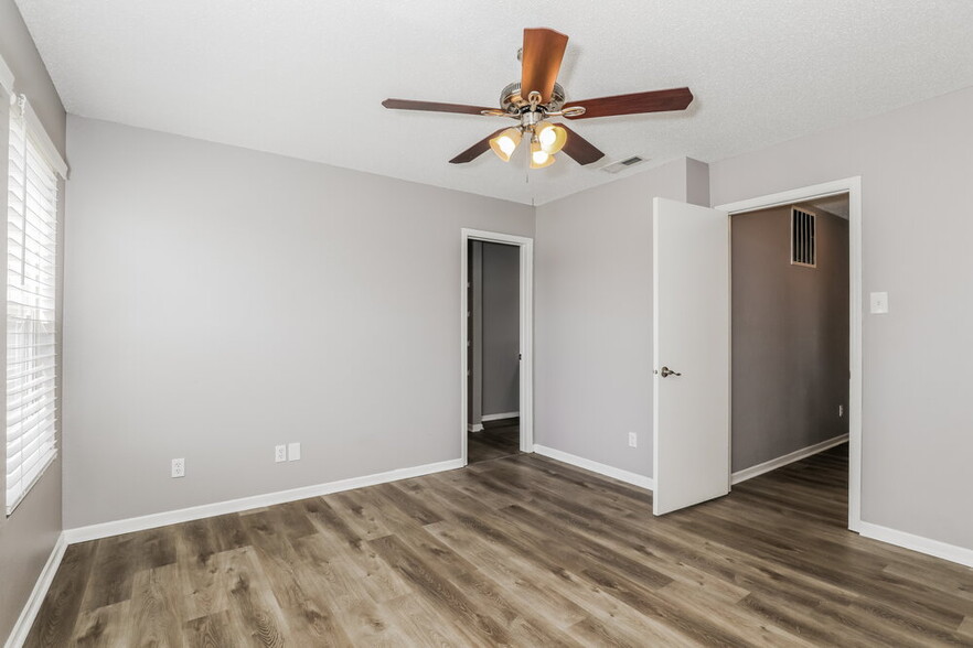 Building Photo - 708 Adagio Dr