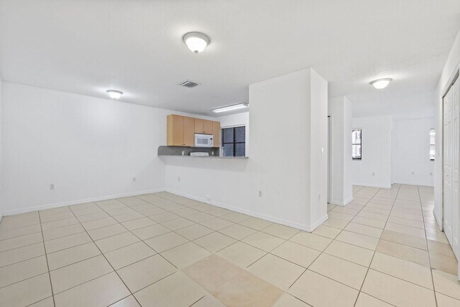 Building Photo - Cutler Bay Townhouse