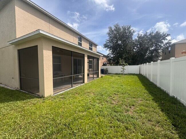 Building Photo - 4 Bedroom/3 Bathroom Enclave at Terra Bella
