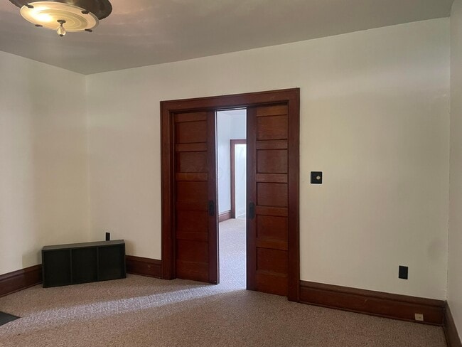 Building Photo - 273 Thurman Ave