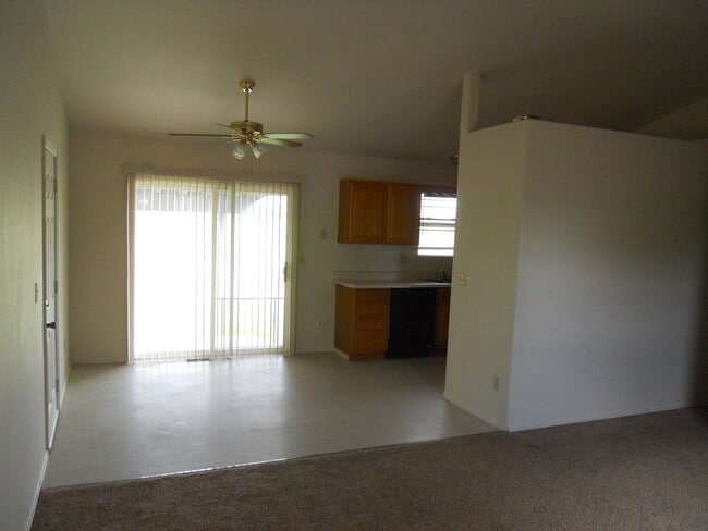 Building Photo - 764A GARRETT 485 BELLFLOWER