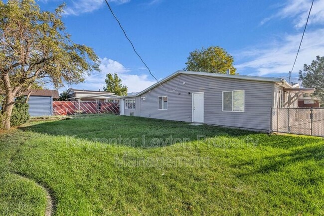 Building Photo - 775 N Diamond St