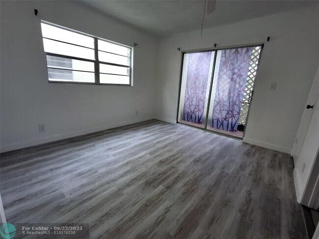 Building Photo - 4128 NW 88th Ave