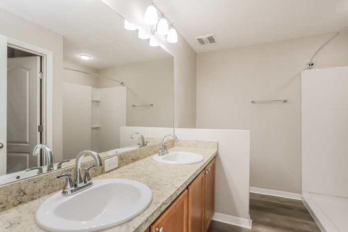 Building Photo - 652 Chatham Walk Dr