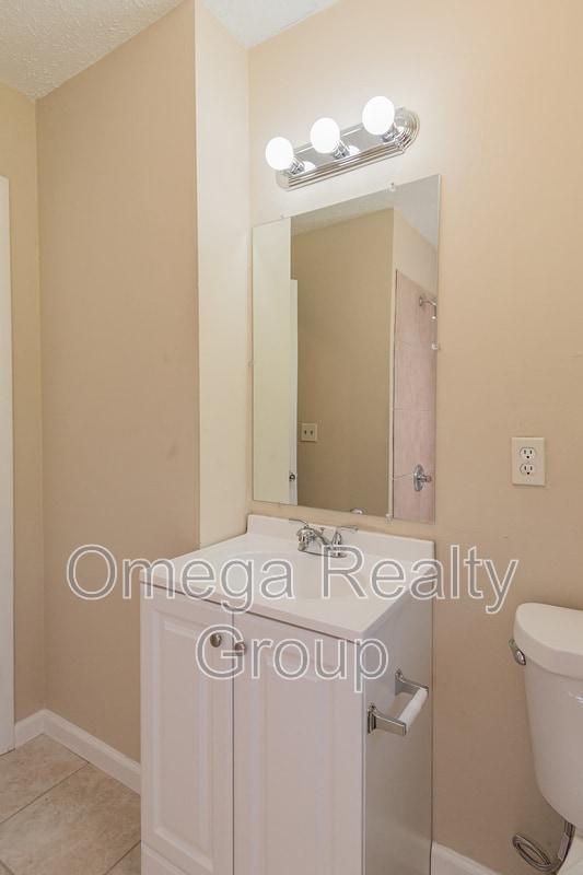 Building Photo - 213 Ashley Dr